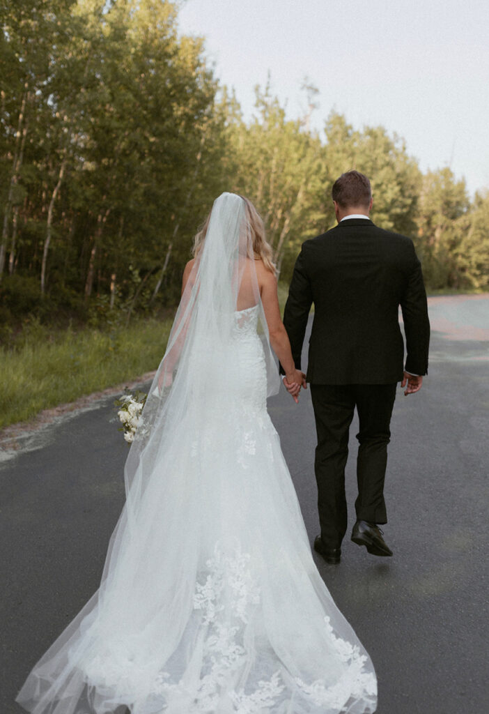Megan.Essense Of Australia.PureBridal.b 702x1024